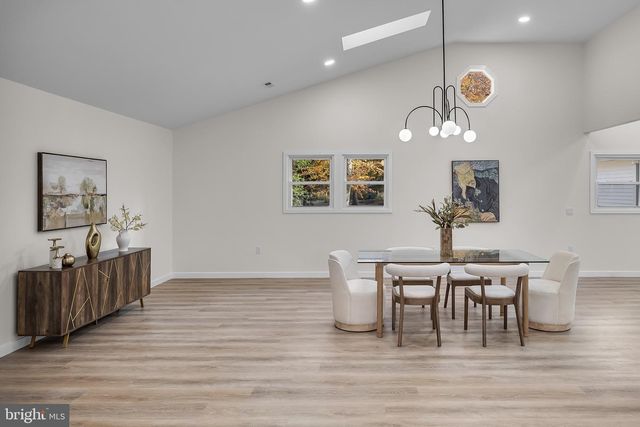 17 W DELAWARE TRL, Medford, NJ 08055