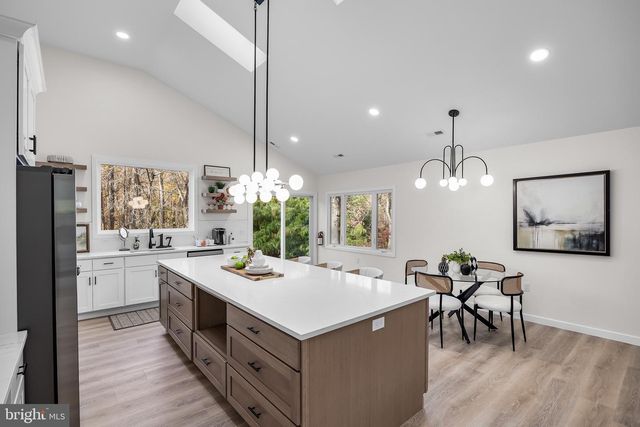 17 W DELAWARE TRL, Medford, NJ 08055