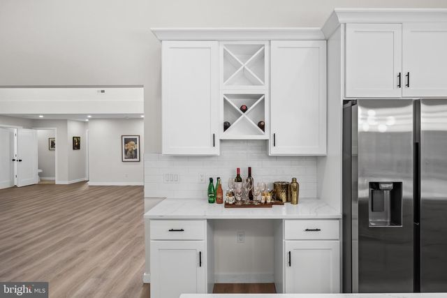 17 W DELAWARE TRL, Medford, NJ 08055