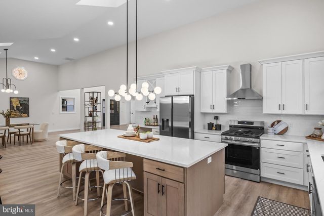 17 W DELAWARE TRL, Medford, NJ 08055