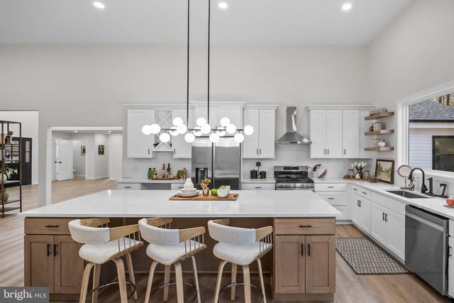 17 W DELAWARE TRL, Medford, NJ 08055