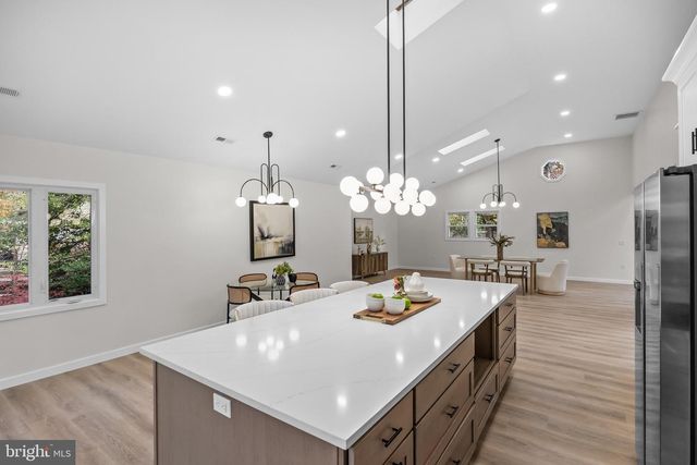 17 W DELAWARE TRL, Medford, NJ 08055