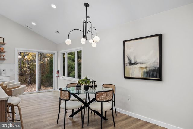 17 W DELAWARE TRL, Medford, NJ 08055