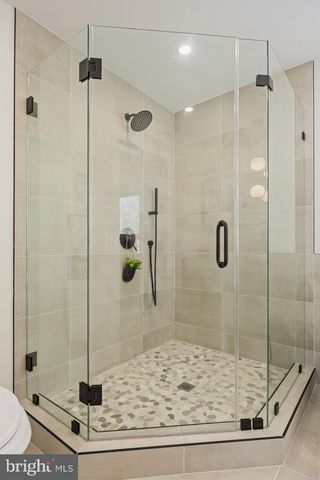 17 W DELAWARE TRL, Medford, NJ 08055