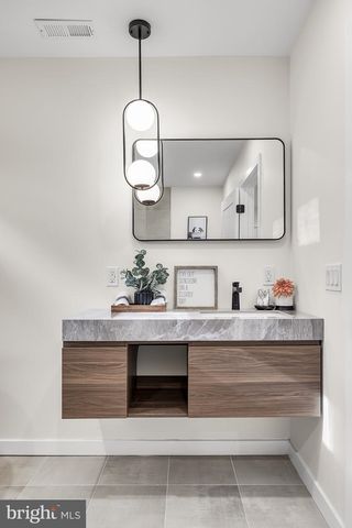 17 W DELAWARE TRL, Medford, NJ 08055