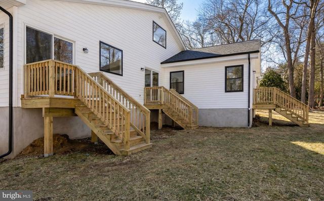 17 W DELAWARE TRL, Medford, NJ 08055