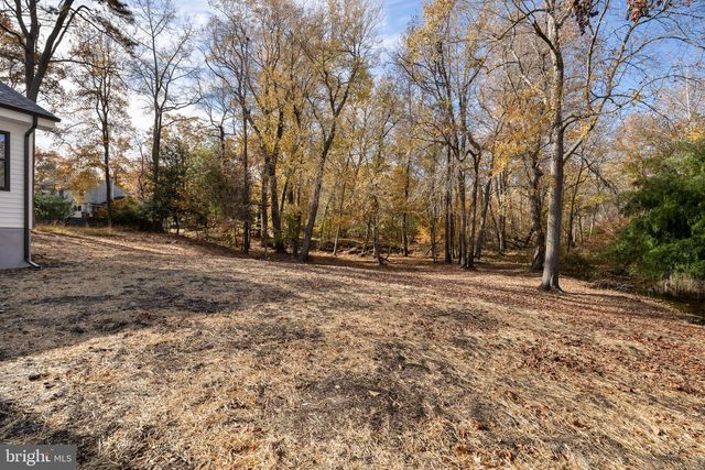 17 W DELAWARE TRL, Medford, NJ 08055