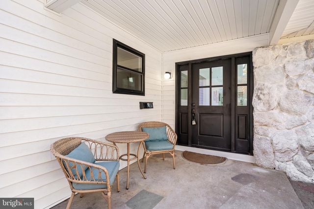 17 W DELAWARE TRL, Medford, NJ 08055