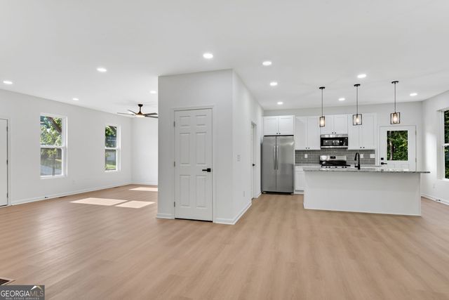 3402 Ashford Loop, Ellenwood, GA 30294