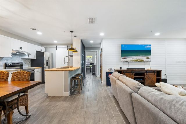 7424 VISTA WAY 104, Bradenton, FL 34202