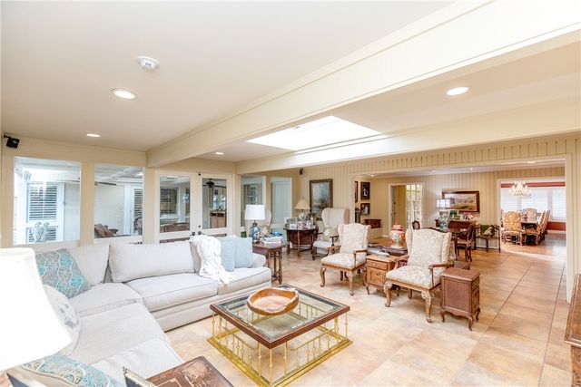 414 Barracuda Pl, Corpus Christi, TX 78411