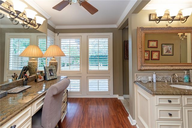 414 Barracuda Pl, Corpus Christi, TX 78411