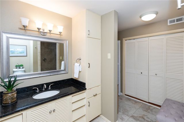 414 Barracuda Pl, Corpus Christi, TX 78411