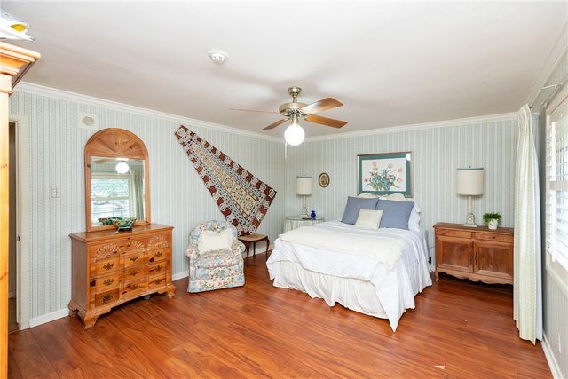 414 Barracuda Pl, Corpus Christi, TX 78411