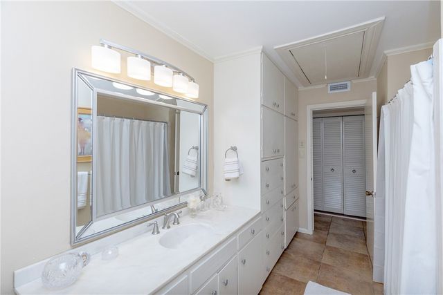 414 Barracuda Pl, Corpus Christi, TX 78411