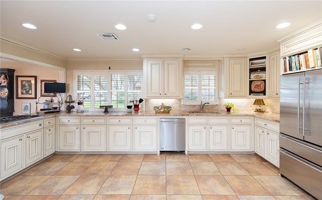 414 Barracuda Pl, Corpus Christi, TX 78411