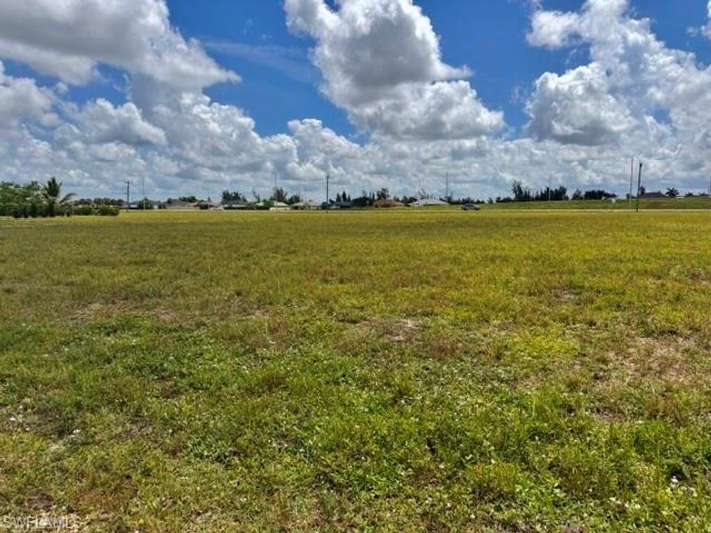 923 NW 32th PL, CAPE CORAL, FL 33993 — photo 2