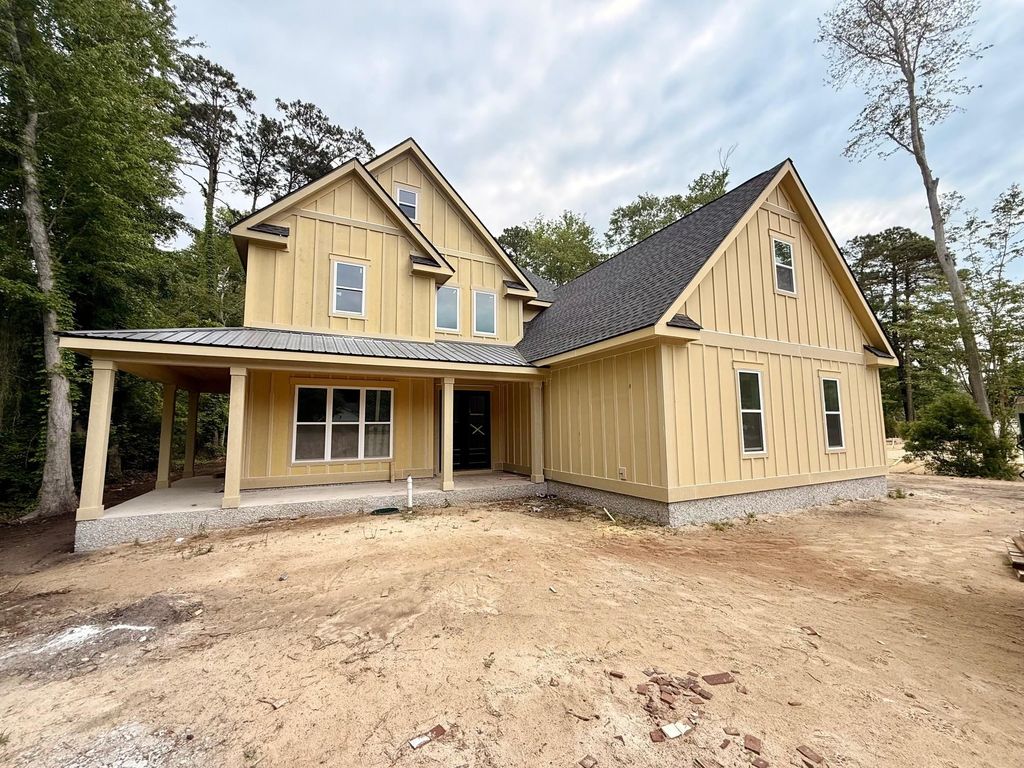1120 Crooked Oak Dr., Pawleys Island, SC 29585