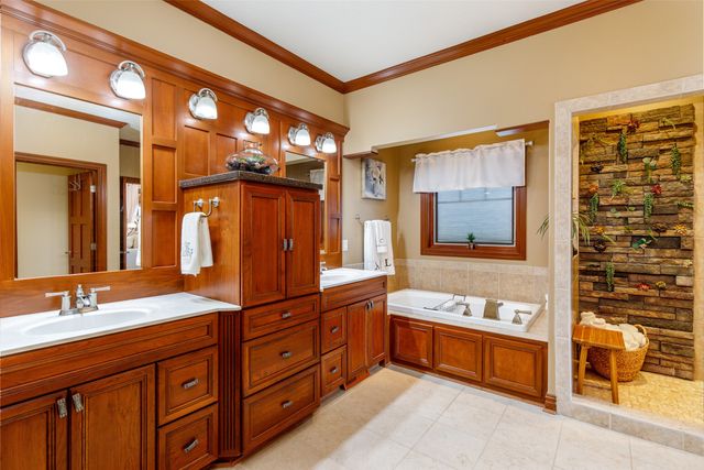 2426 Yorkshire Circle, Ames, IA 50010