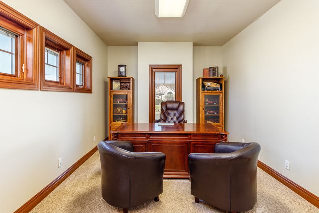 2426 Yorkshire Circle, Ames, IA 50010
