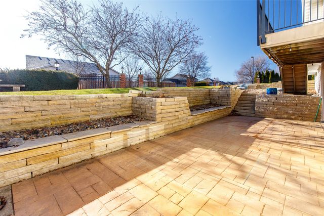 2426 Yorkshire Circle, Ames, IA 50010