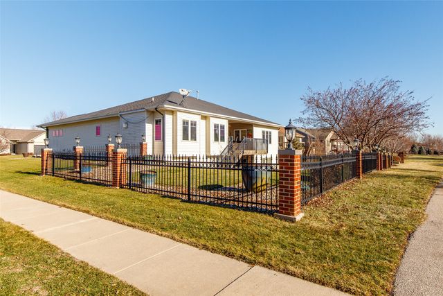 2426 Yorkshire Circle, Ames, IA 50010