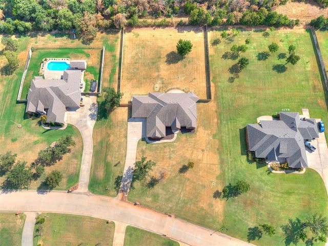 16956 Fox Trot Court, Choctaw, OK 73020