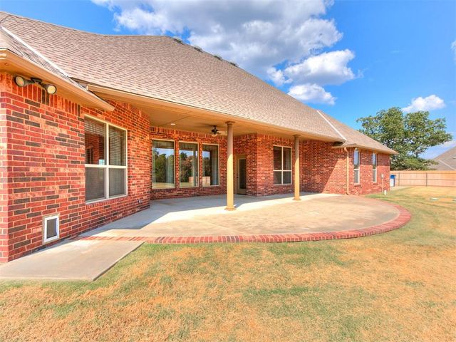 16956 Fox Trot Court, Choctaw, OK 73020