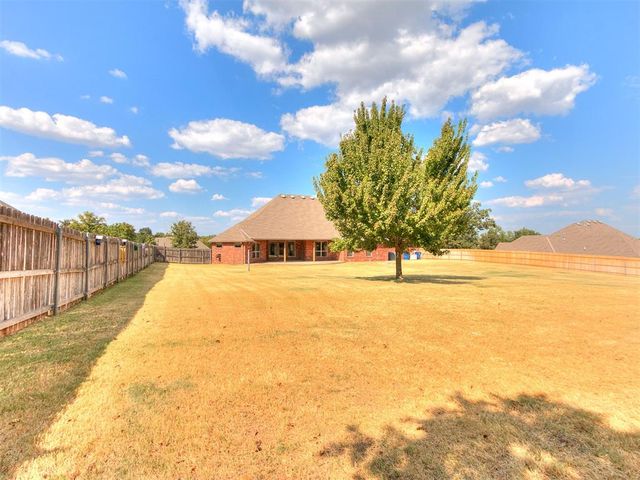 16956 Fox Trot Court, Choctaw, OK 73020