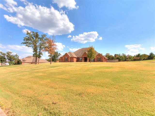 16956 Fox Trot Court, Choctaw, OK 73020