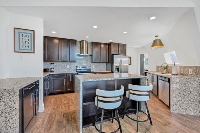 114 E Seminole Drive, Lake Kiowa, TX 76240