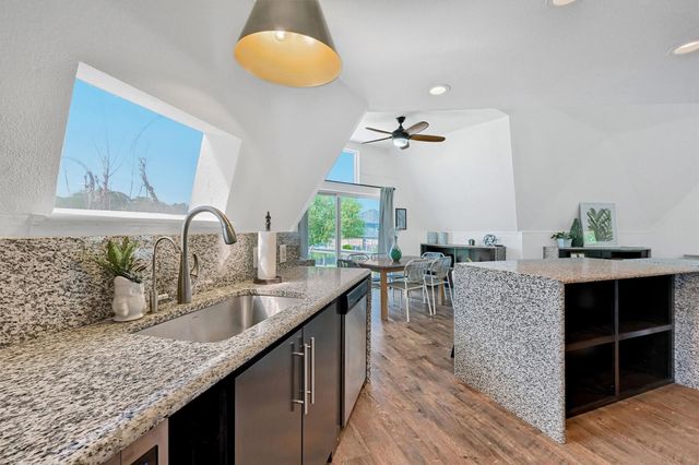 114 E Seminole Drive, Lake Kiowa, TX 76240