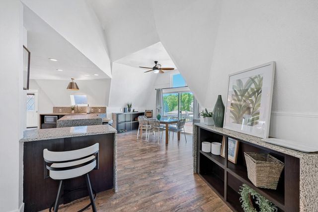 114 E Seminole Drive, Lake Kiowa, TX 76240