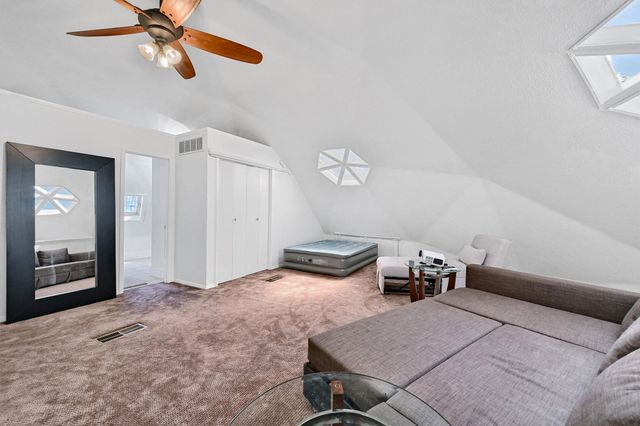 114 E Seminole Drive, Lake Kiowa, TX 76240