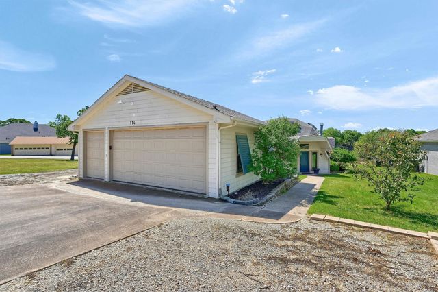 114 E Seminole Drive, Lake Kiowa, TX 76240