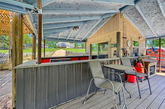 114 E Seminole Drive, Lake Kiowa, TX 76240