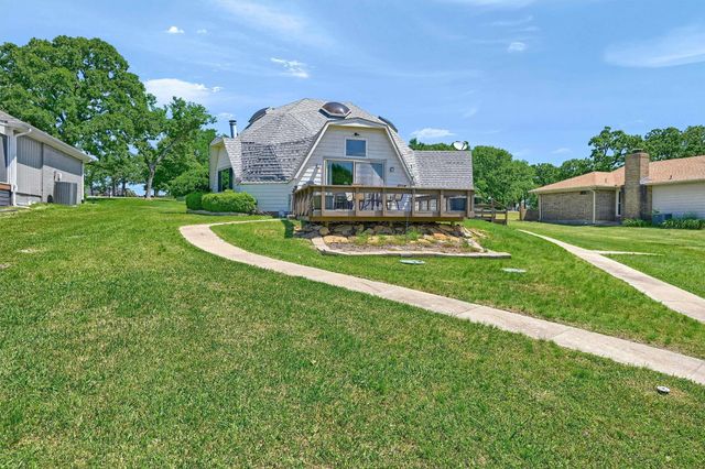 114 E Seminole Drive, Lake Kiowa, TX 76240