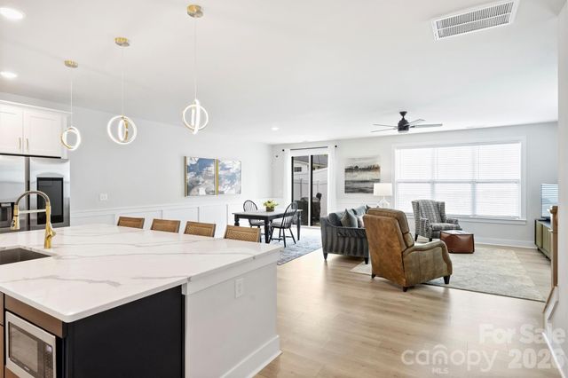 1517 Falcon Street, Charlotte, NC 28211