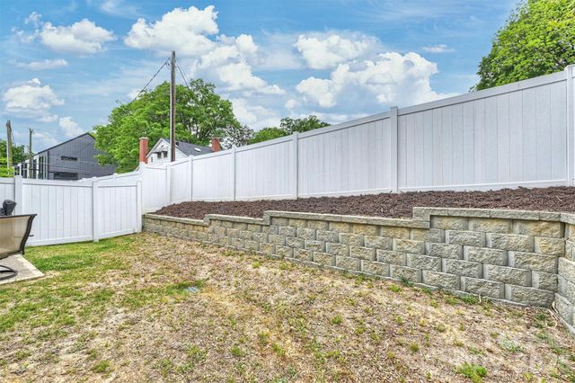 1517 Falcon Street, Charlotte, NC 28211