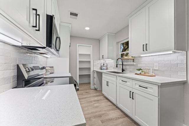 307 Sulky Trail Street, Houston, TX 77060