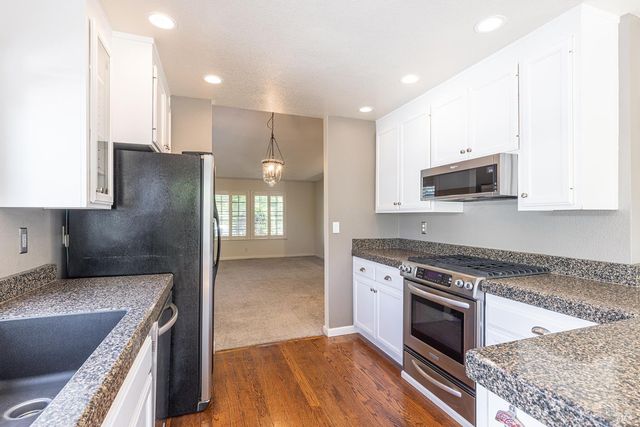 2387 Lujo Ct, Santa Rosa, CA 95403