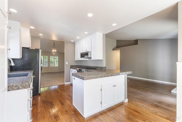 2387 Lujo Ct, Santa Rosa, CA 95403