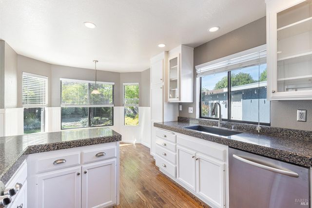 2387 Lujo Ct, Santa Rosa, CA 95403