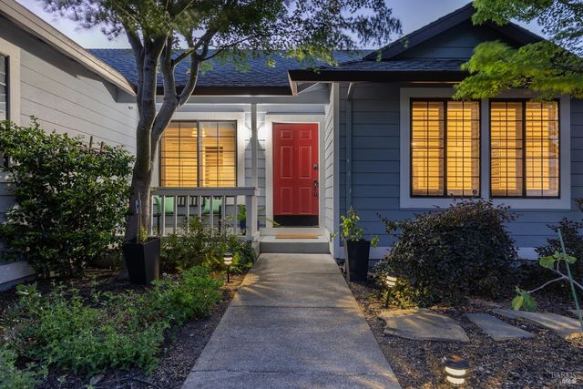 2387 Lujo Ct, Santa Rosa, CA 95403