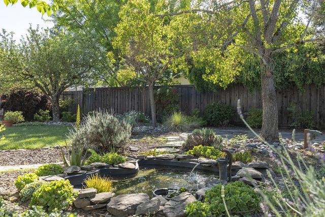 2387 Lujo Ct, Santa Rosa, CA 95403