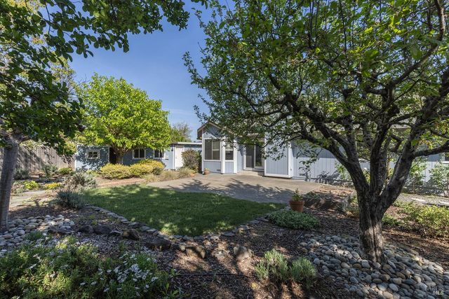 2387 Lujo Ct, Santa Rosa, CA 95403