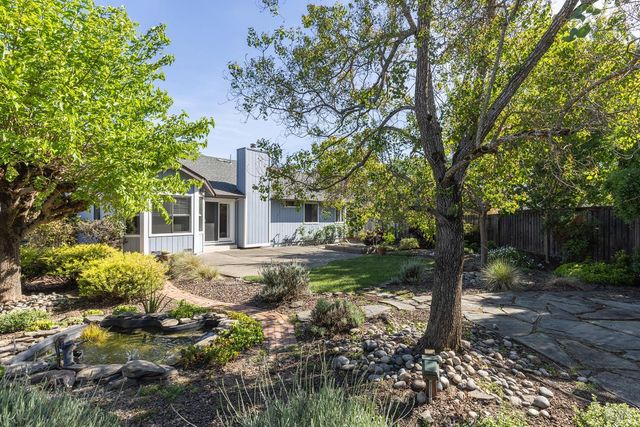 2387 Lujo Ct, Santa Rosa, CA 95403