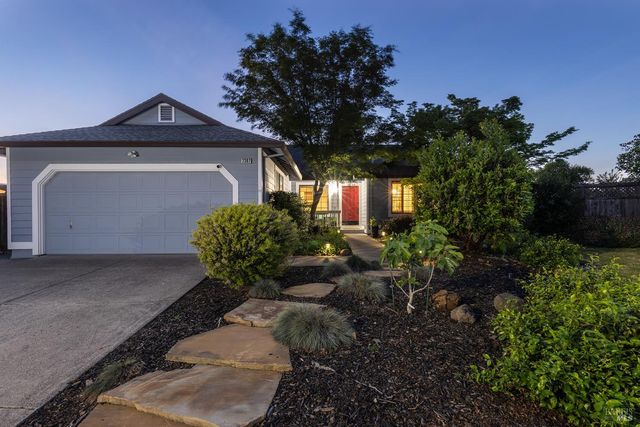 2387 Lujo Ct, Santa Rosa, CA 95403