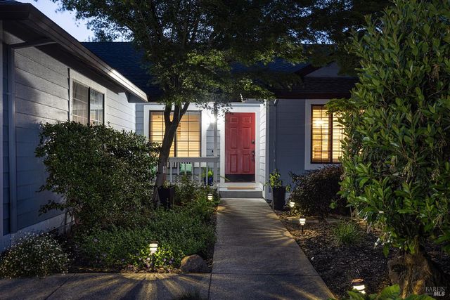 2387 Lujo Ct, Santa Rosa, CA 95403