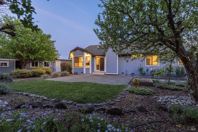 2387 Lujo Ct, Santa Rosa, CA 95403